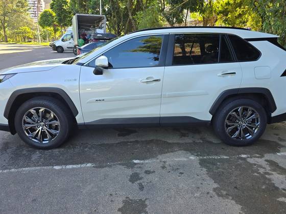 TOYOTA RAV4 2.5 VVT-IE HYBRID SX CONNECT AWD CVT TOYOTA RAV4 2.5 VVT-IE HYBRID SX CONNECT AWD CVT